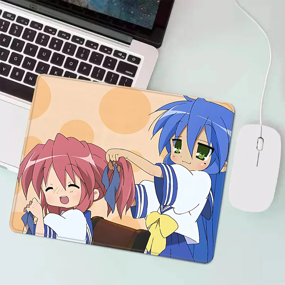 Lucky Star Konata Izumi Gaming - Desk Setup Anime recension och pris