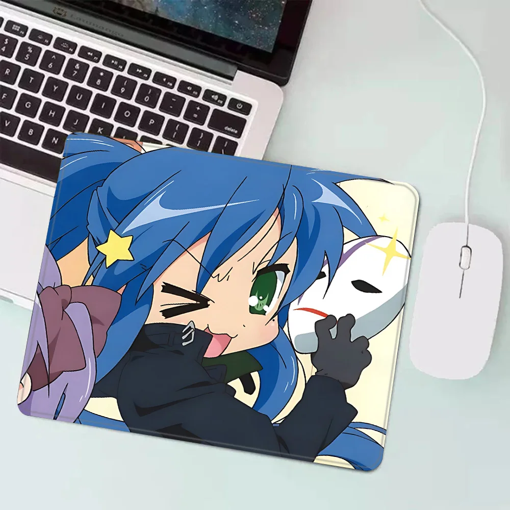 Lucky Star Konata Izumi Gaming - Desk Setup Anime recension och pris